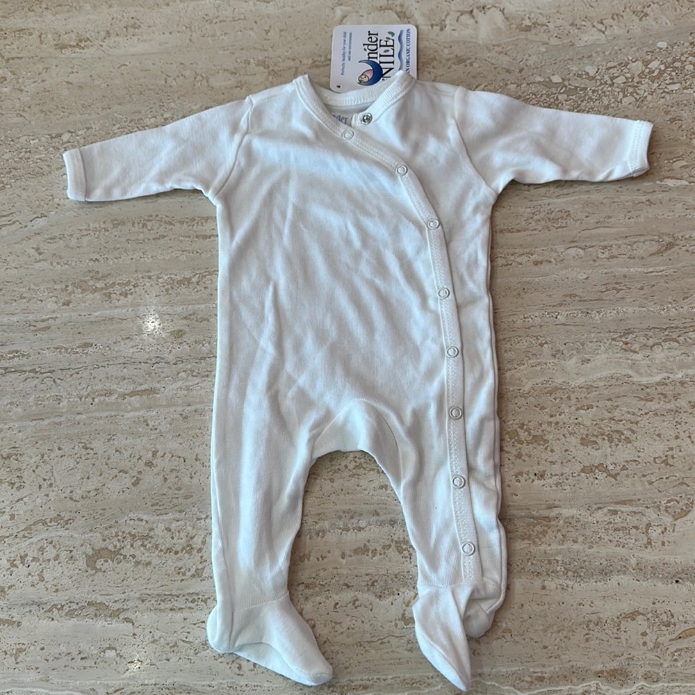 (NWT) Under the Nile button long sleeve onesie (size preemie)